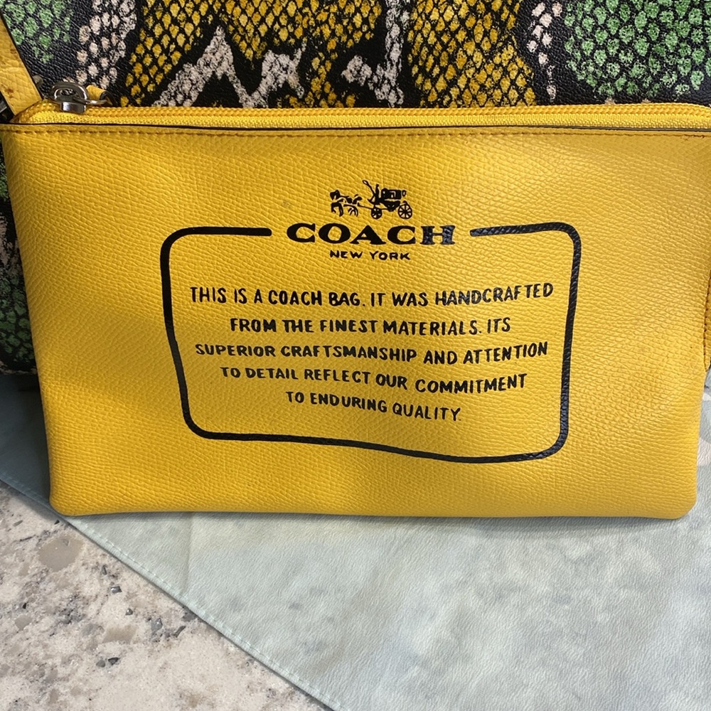 Coach Reversible City Tote in Snake Print With Detachable Wristlet (RARE) - Picture 2 of 16